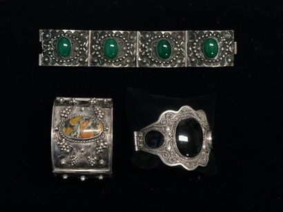 ENSEMBLE en argent min 800/°° comprenant...