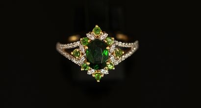 BAGUE en argent doré 925/°° centrée d'un...