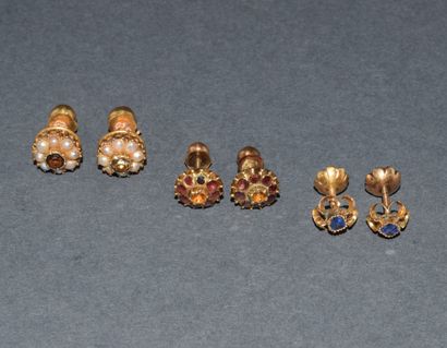 ENSEMBLE de 3 PAIRES DE CLOUS D’OREILLES...