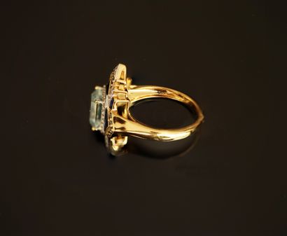BAGUE en argent doré 925/°° de forme géométrique...