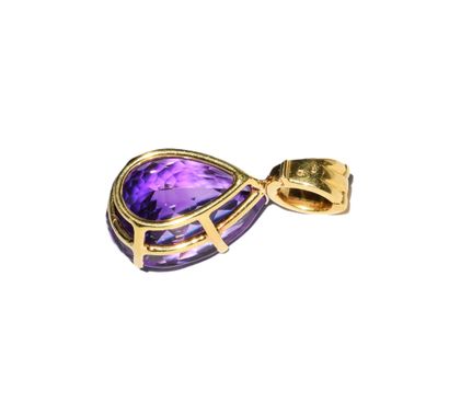 PENDENTIF en or jaune 18k (750°/°°) orné...
