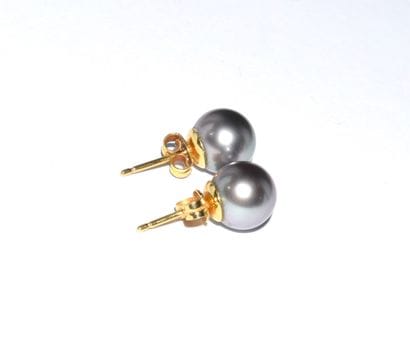 PAIR OF EARRINGS in 18K (750°/°°) yellow...