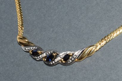 COLLIER en or jaune 18K (750/°°) à maille...