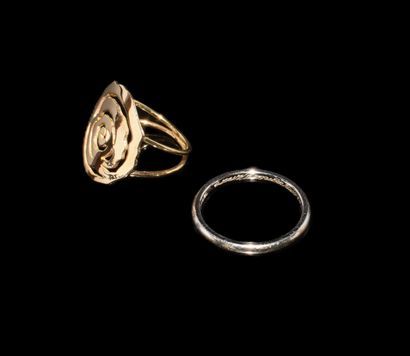 ENSEMBLE DE 2 BAGUES en or 18K (750°/°°)...