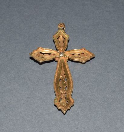 PENDENTIF CROIX en or jaune 18K (750/°°)...