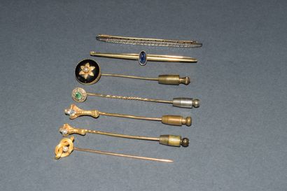 ENSEMBLE en or jaune 18K (750/°°) comprenant...