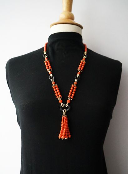 IMPORTANT CRAVATE NECKLACE in 18k (750/°°)...