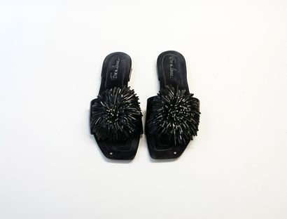 FREE LANCE - PAIR OF MULE in black patent...