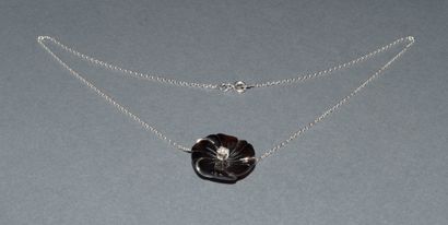 COLLIER en or blanc 18K (750/°°) sur une...