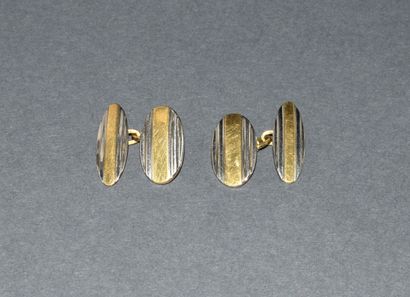 PAIRE DE BOUTON DE MANCHETTES en or jaune...