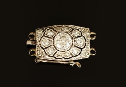 FERMOIR en or 14K (585/°°) et platine orné...