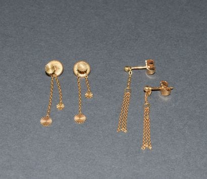 SET of EARRINGS in 18K (750/°°) gold, consisting...