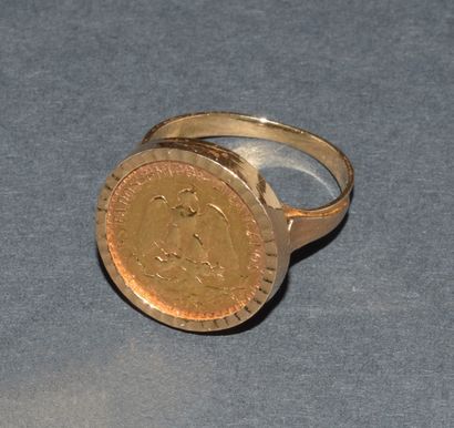 BAGUE PIECE de 2 pesos en or jaune 18K (750/°°)...