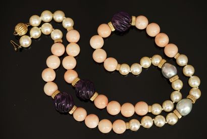 COLLIER composé de perles de cultures blanches...