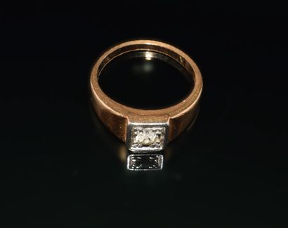 BAGUE CHEVALIERE en or jaune 18K (750/°°)...