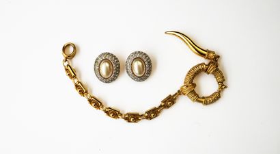 VOGUE - PAIR OF EAR CLIPS in gilded and silvered...