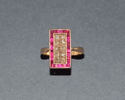 BAGUE rectangulaire en or jaune 18K (750/°°),...