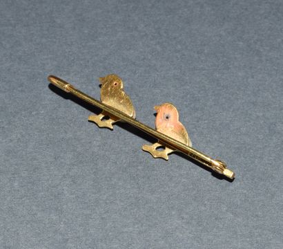 CHARMANTE BROCHE barrette en or jaune 18k...