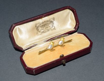 CHARMANTE BROCHE barrette en or jaune 18k...