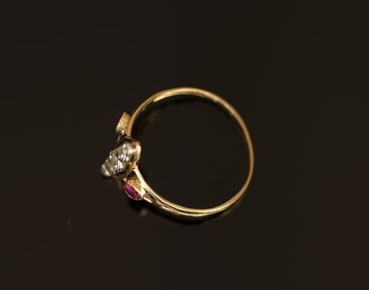 BAGUE MARQUISE en or jaune 18K (750/°°) et...