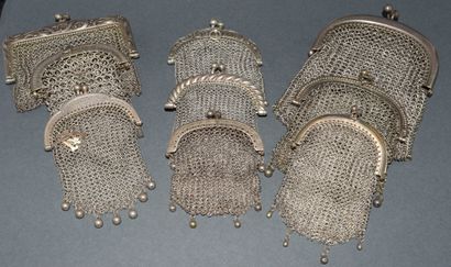 ENSEMBLE en argent min 800/°° comprenant...