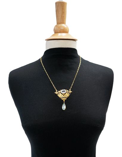 COLLIER en or jaune 18K (750/°°) formé d'une...
