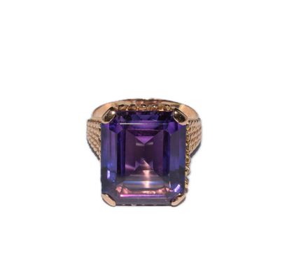 BAGUE COCKTAIL or jaune 18K 750°/°° ornée...