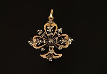 PENDENTIF TREFLE en or rose 18K (750/°°)...