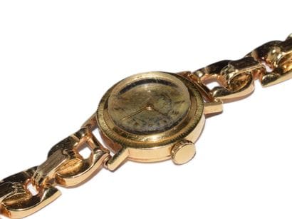 LIP - MONTRE BRACELET de dame en or jaune...