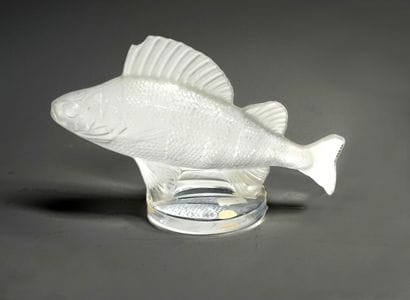 LALIQUE - PRESSE-PAPIER représentant une...