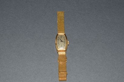 OMEGA - MONTRE en or jaune 18K (750/°°),...