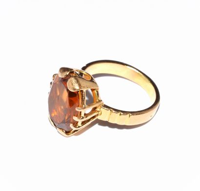 Amusing ring in 18K (750°/°°) yellow gold,...