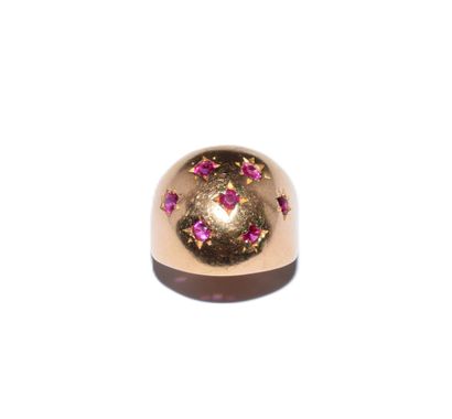 BAGUE BOULE en or jaune 18K (750°/°°), ponctuée...