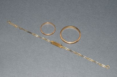 LOT OF 18K (750/°°) YELLOW GOLD consisting...