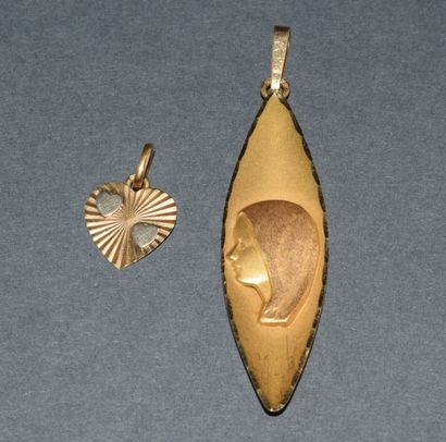 ENSEMBLE de 2 MEDAILLES en or jaune 18K (750/°°)...