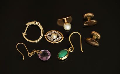 LOT in 18K GOLD including 1 collar button...