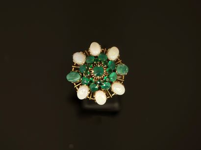 BAGUE en or jaune 9k (375°/°°) formant une...