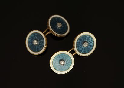 PAIRE DE BOUTONS DE MANCHETTES en or jaune...