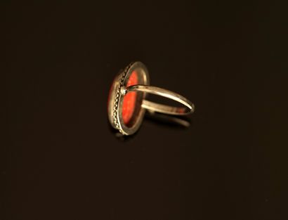 Silver ring 800‰ adorned with an oval coral...
