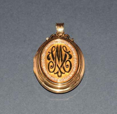 CASSOLETTE PENDANT in 18K (750/°°) yellow...