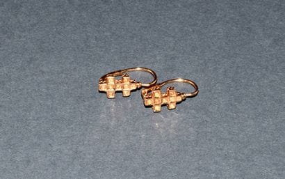DORMEUSES in 18K (750/°°) yellow gold with...