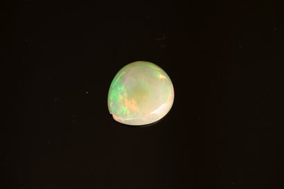 OPAL on paper in the shape of a drop, cabochon...