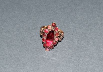 MARQUISE RING in 18K (750/°°) pink gold,...