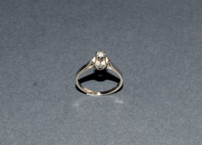 SOLITAIRE in 18K (750/°°) white gold set...