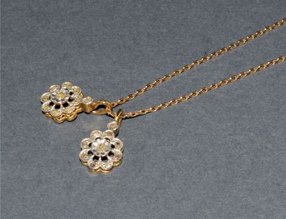 CHAINE et ses deux PENDENTIFS en or jaune...