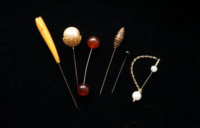 GOLD- or silver-plated metal SET including...