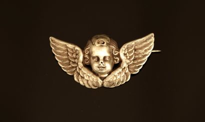 800/°° silver brooch featuring an angel's...