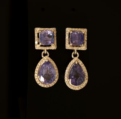PAIRE DE PENDANTS D'OREILLES en argent 925/°°...