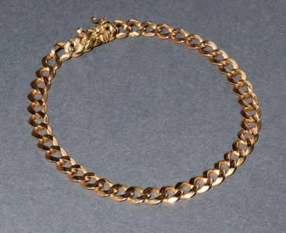 BRACELET en or jaune 18K (750/°°) maille...