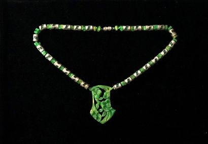COLLAR in chromed metal and green composite...